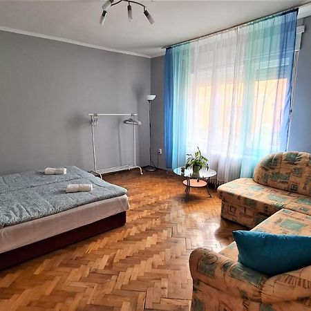Vitorlas Apartman Sárvár Exterior foto