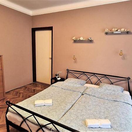 Vitorlas Apartman Sárvár Exterior foto